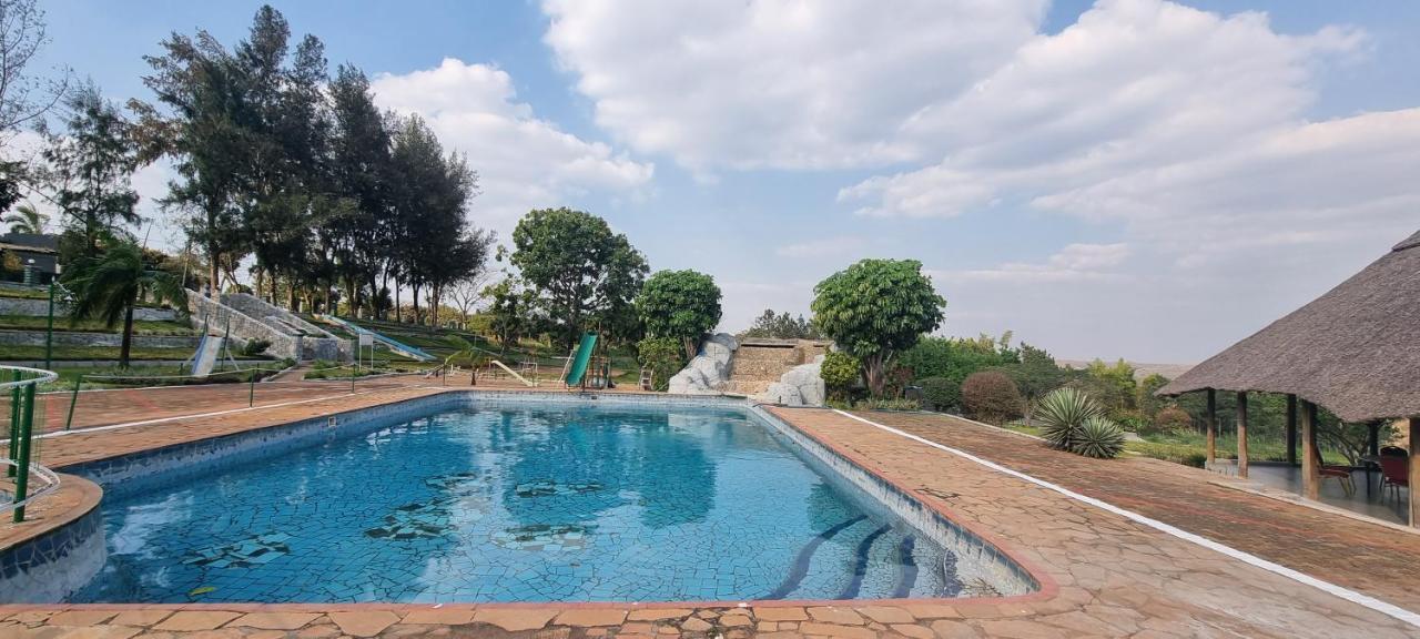 Milpark Hotel Cafumpe Luaran gambar