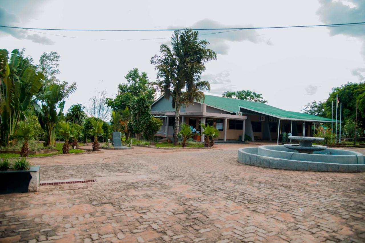 Milpark Hotel Cafumpe Luaran gambar